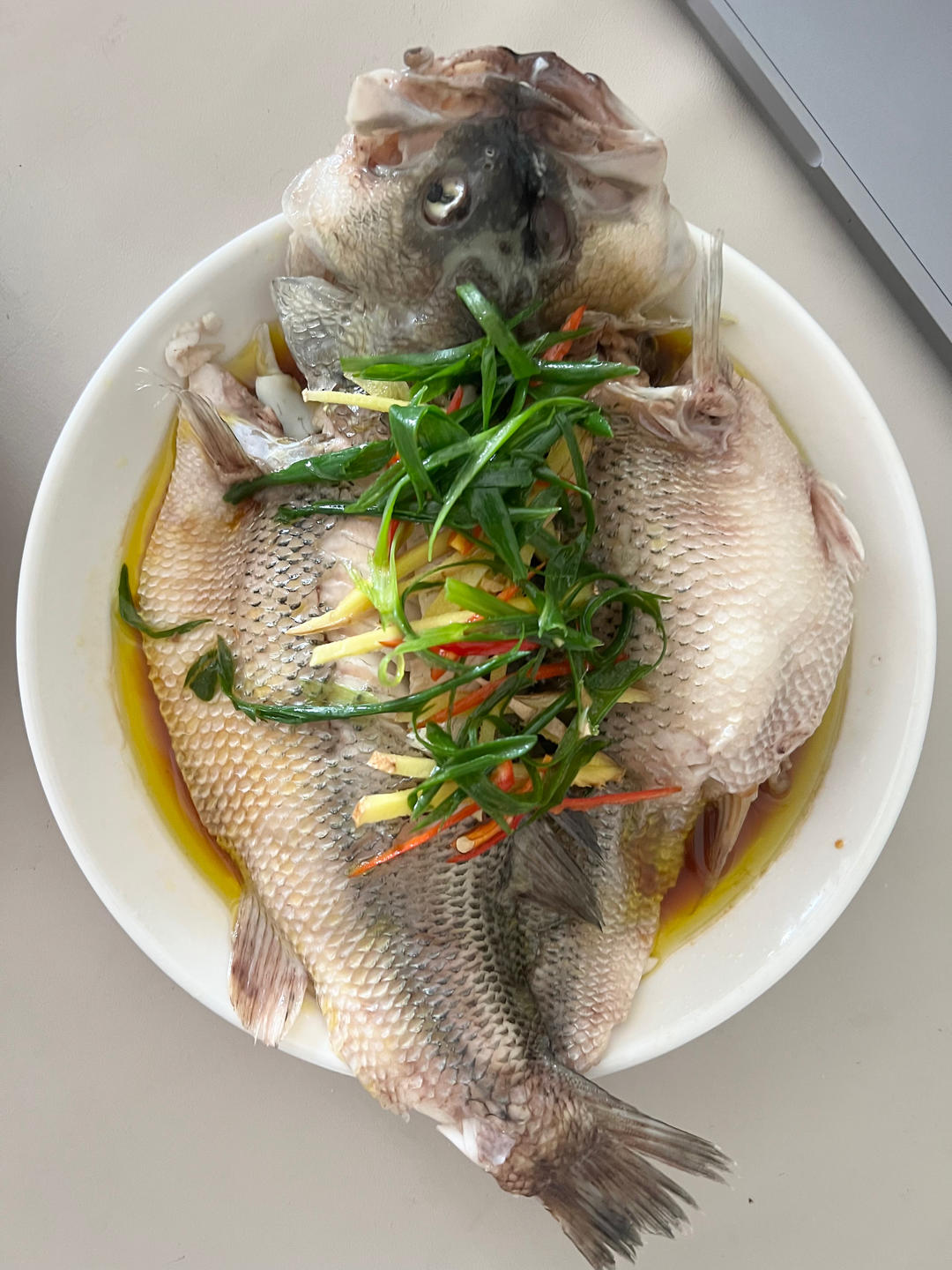 10分钟做 清蒸鲈鱼 （附切鱼图解）