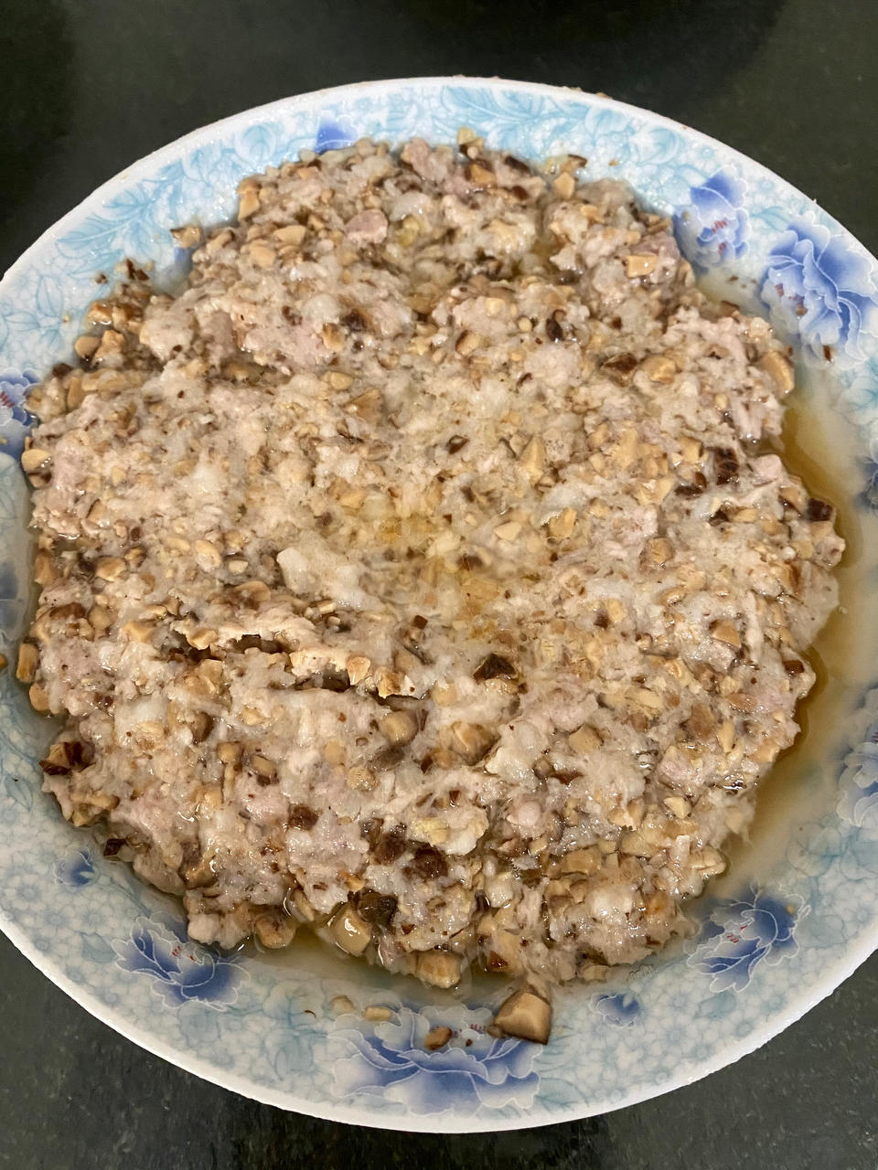 嫩滑的蒸肉饼