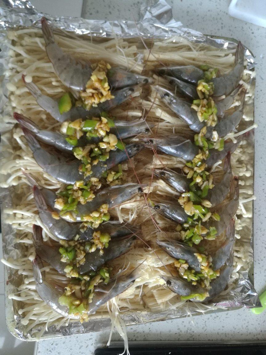 蒜蓉金针菇烤虾（烤箱）