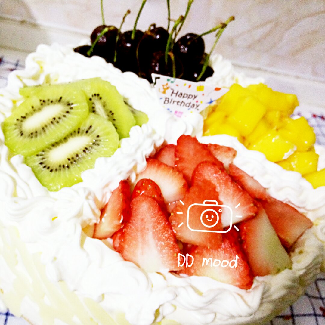 鲜奶双拼水果蛋糕