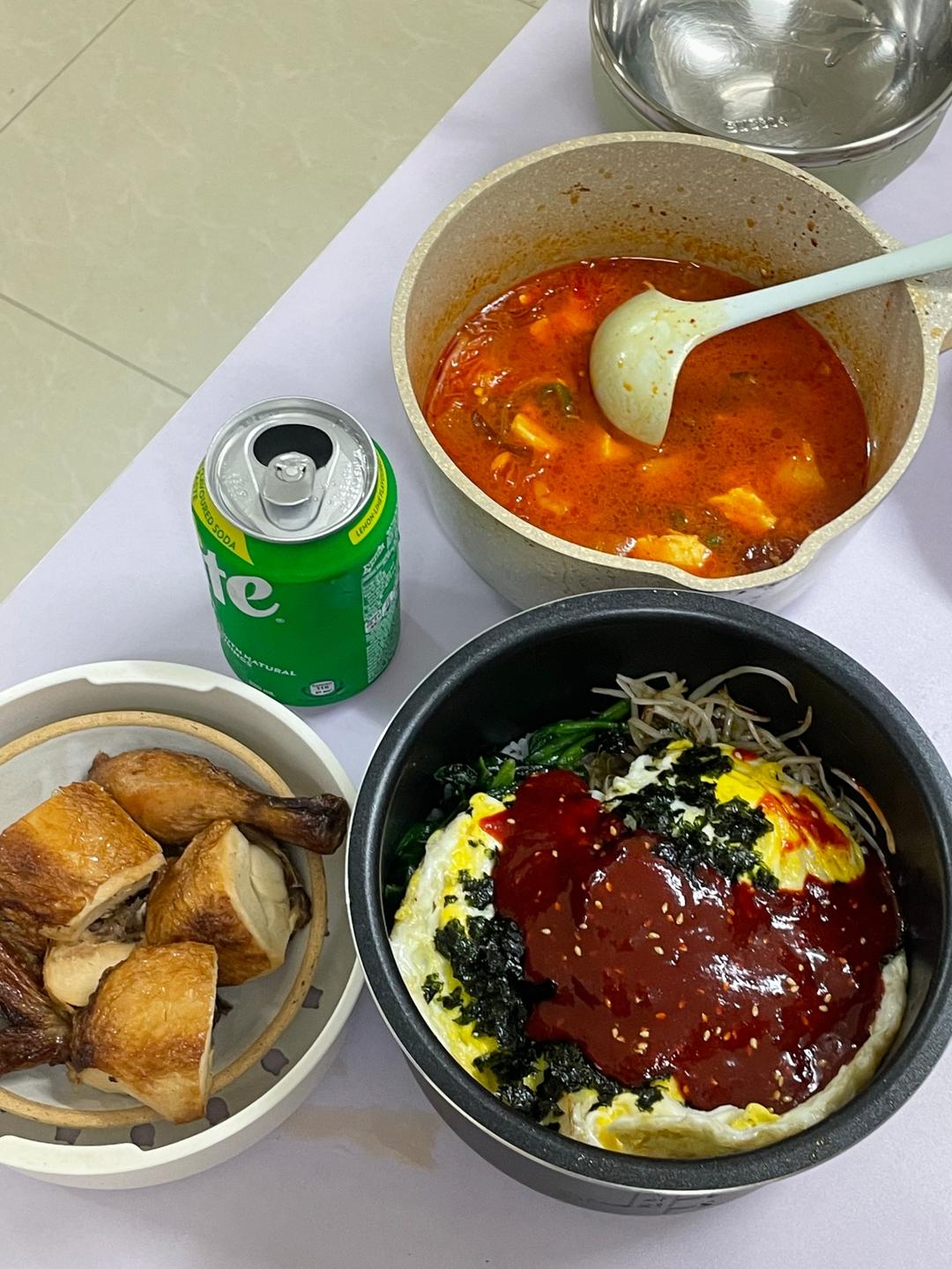 🍲辣白菜嫩豆腐牛肉汤（用料超级丰富版）（2-3人食用）