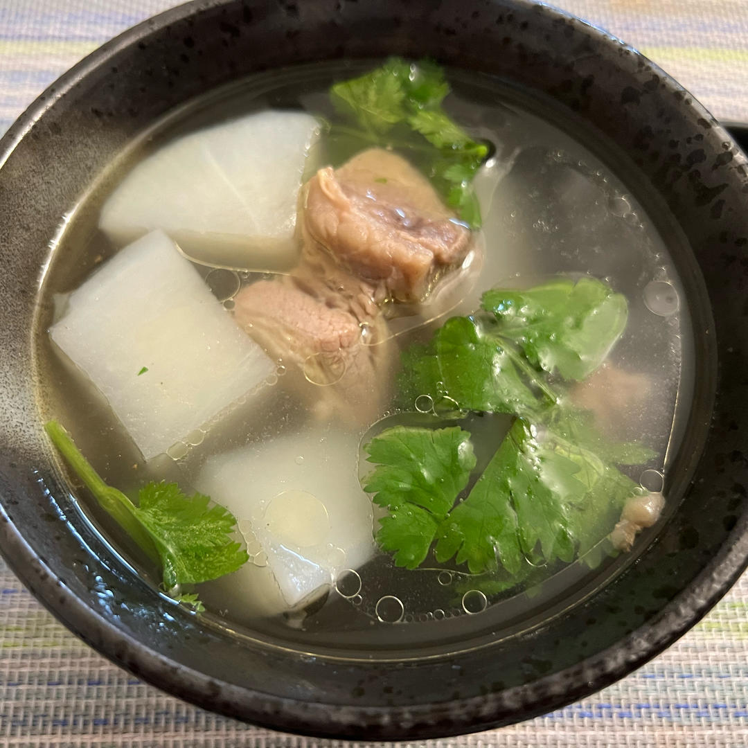 冬日限定——清炖萝卜牛腩（照例附蘸料）