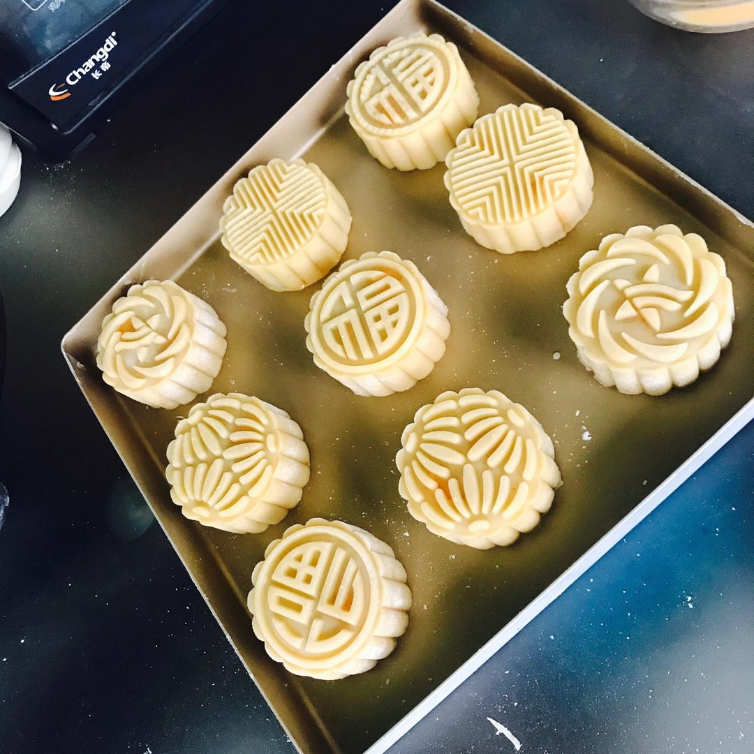 广式月饼—蛋黄莲蓉月饼