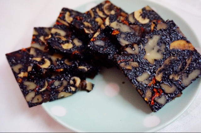 核桃桂圆芝麻红枣阿胶膏