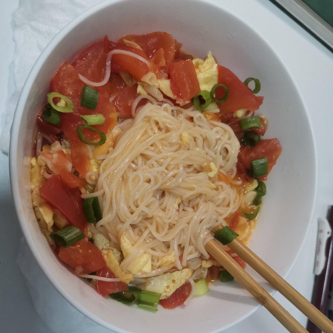 恨不得抱着锅舔的番茄鸡蛋面