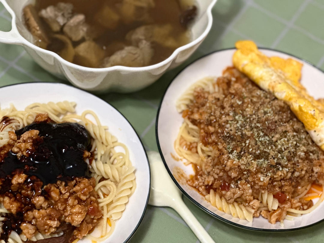 番茄肉酱意大利面