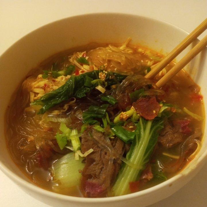 早餐来一碗暖乎乎的牛肉粉丝汤，好喝到连汤都不剩