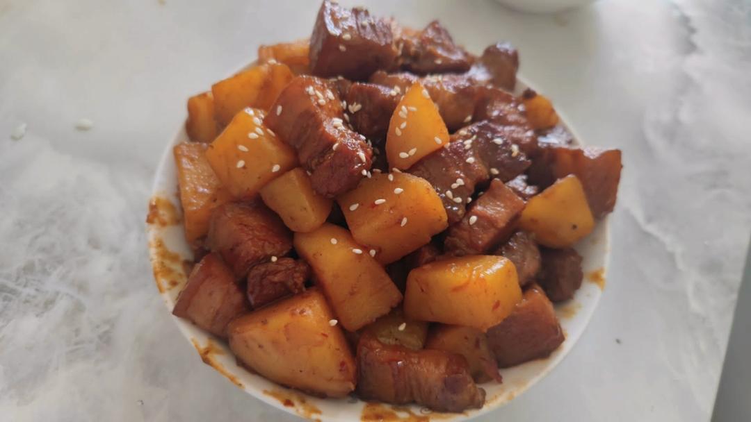 红烧肉炖土豆（丝毫不腻）