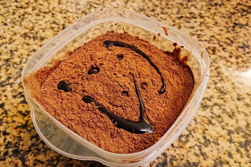 免烤箱减脂五分钟快速无糖版伪提拉米苏(隔夜燕麦香蕉酸奶盒子)