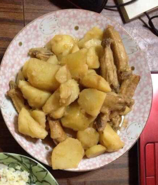 土豆炖鸡翅（快手零失败）