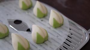 发酵面团-用一根筷子做寿桃包的做法 步骤7