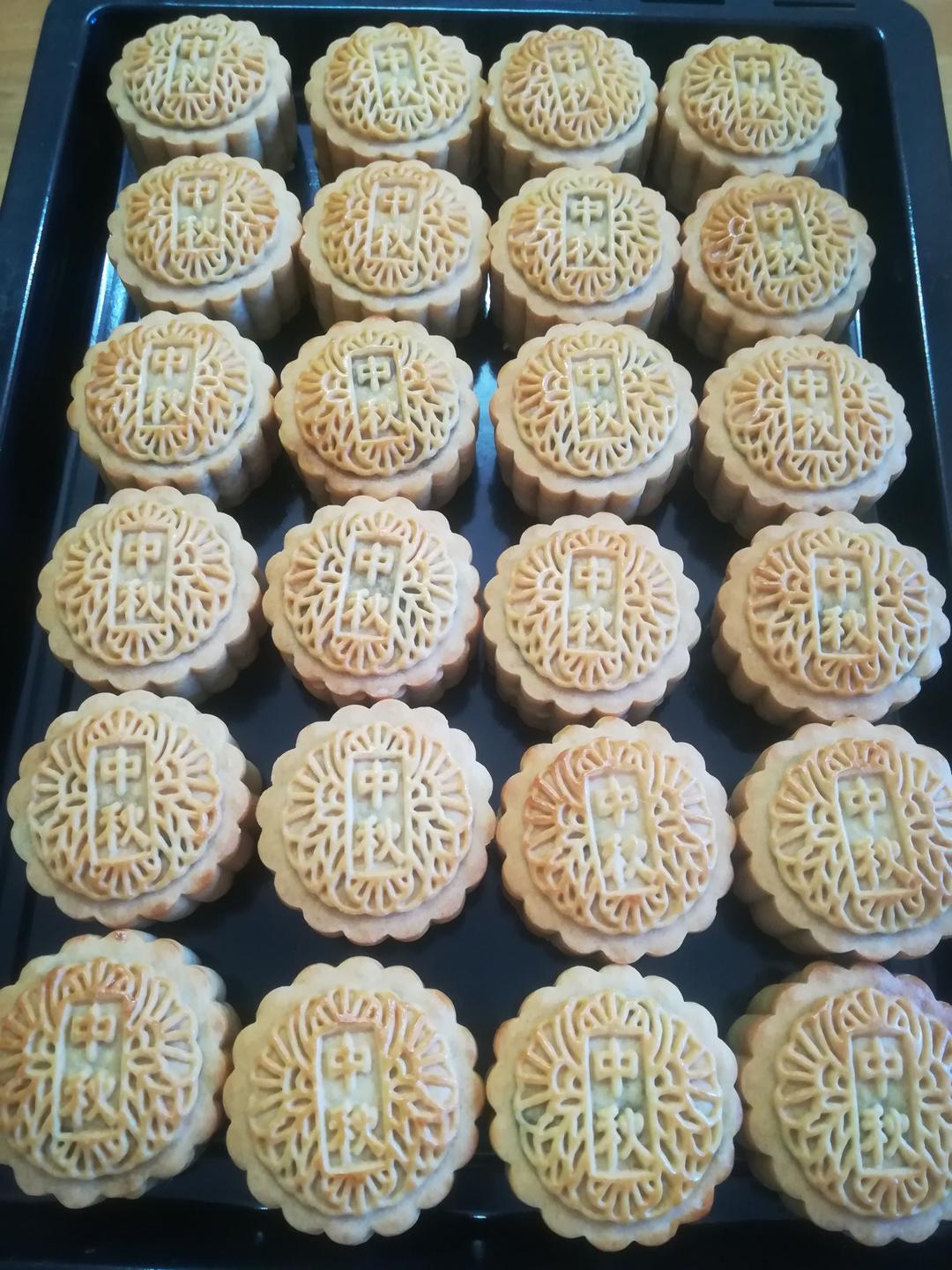 莲蓉蛋黄月饼（君之配方）