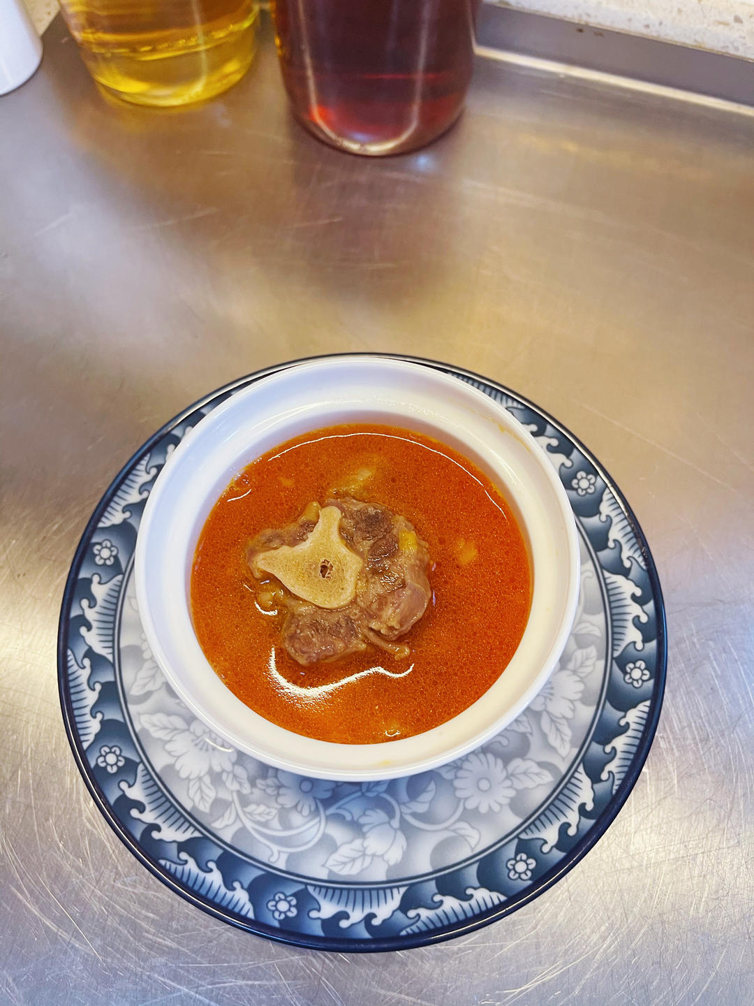 牛尾西红柿汤的做法