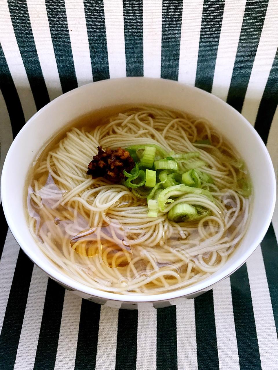 小葱麻油酱油面