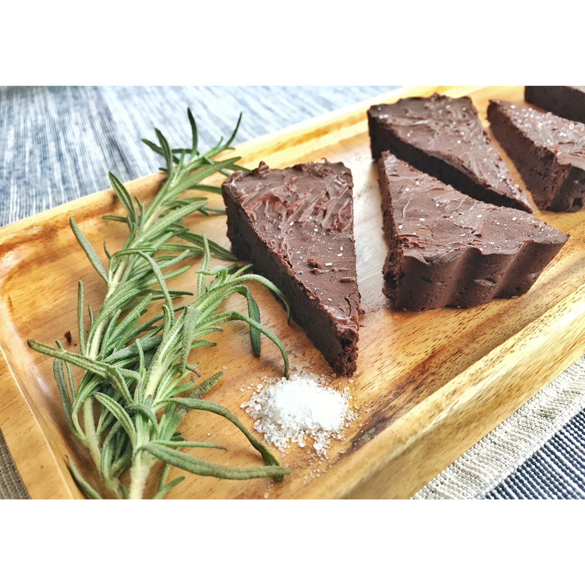 辣味迷迭香布朗尼 Spicy Rosemary Brownie