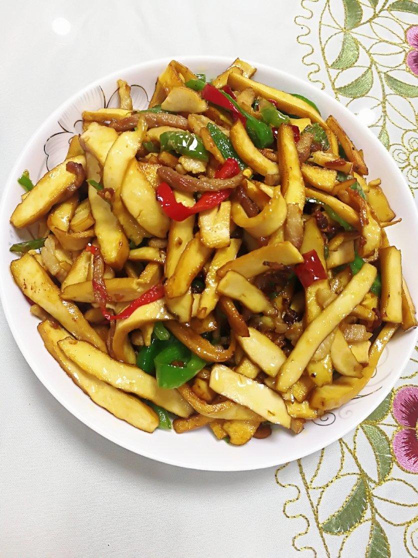 芹菜香干炒肉丝