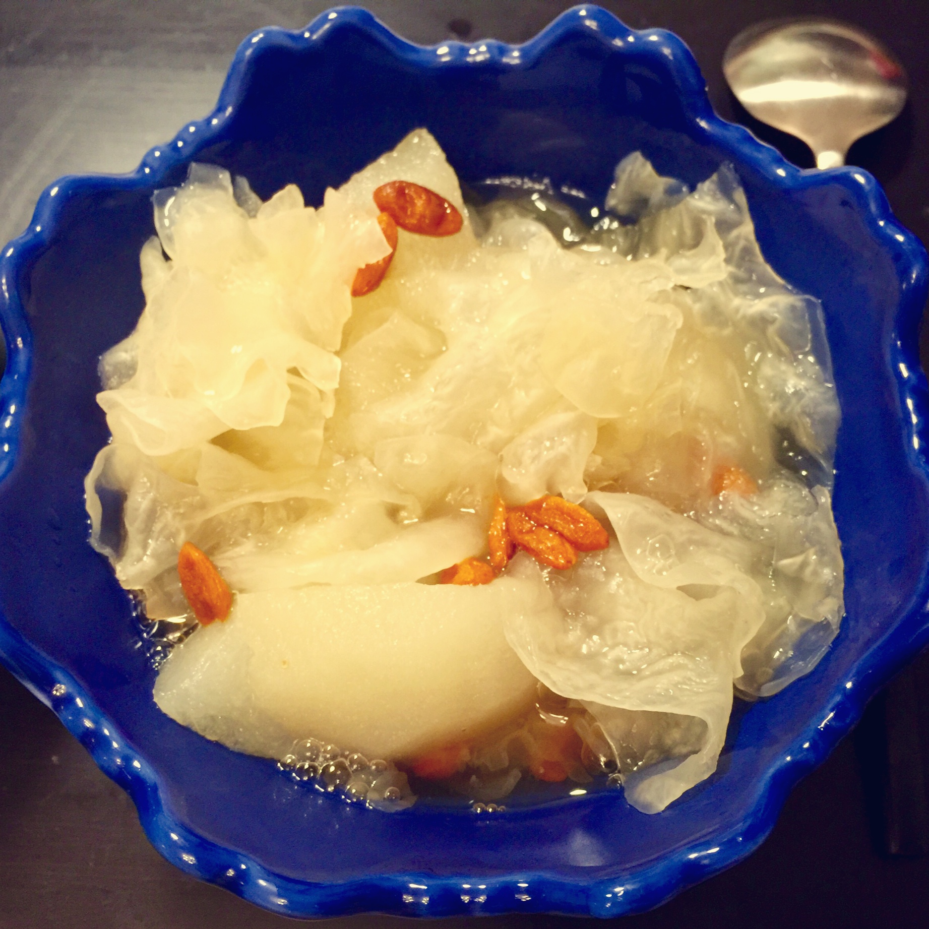 冰糖银耳梨汤