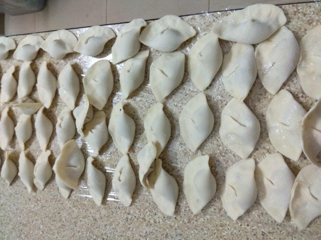 鲜掉眉毛的 三鲜水饺~