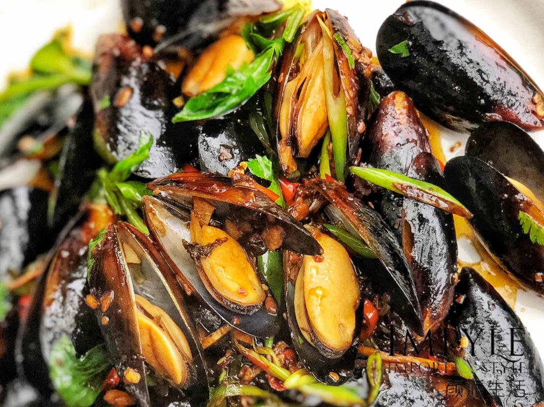 吮指香辣贻贝的做法