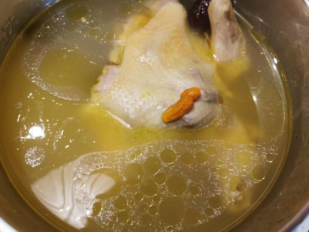 红枣枸杞乳鸽汤