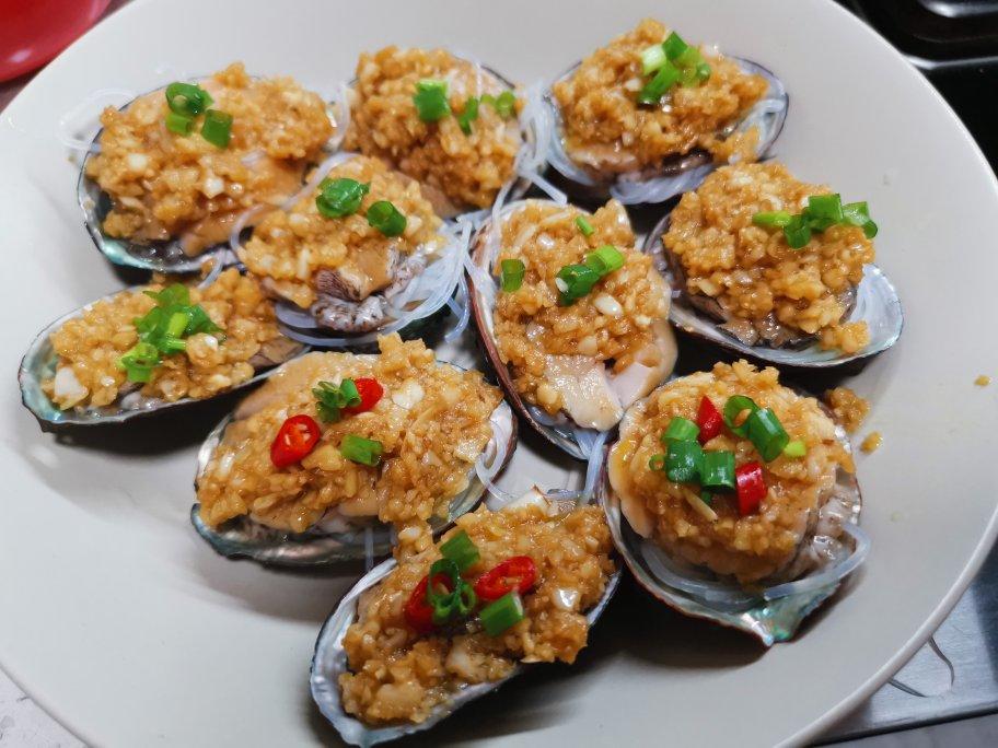 好吃到尖叫的蒜蓉蒸鲍鱼，关键是蒜蓉汁