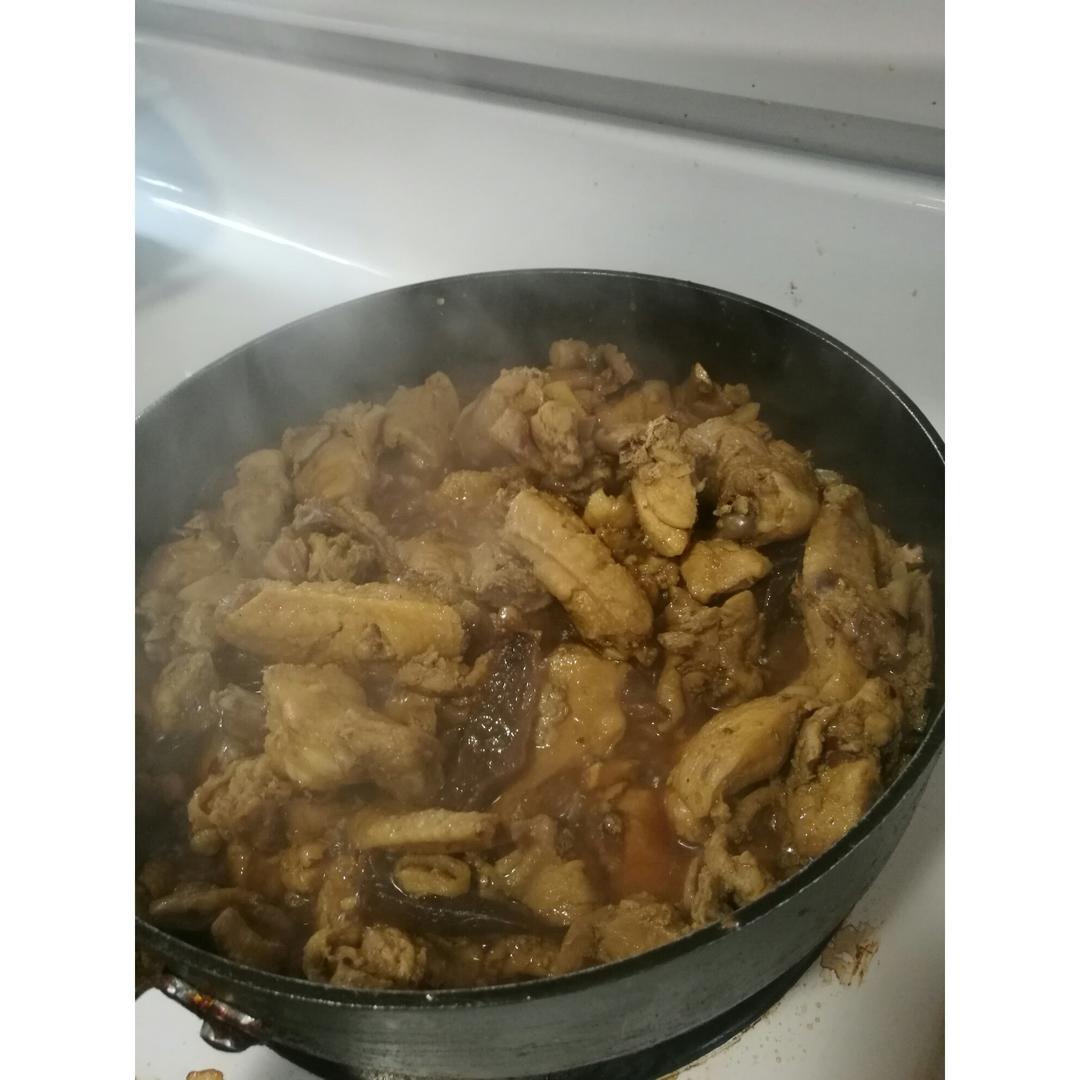 【黄焖鸡米饭】