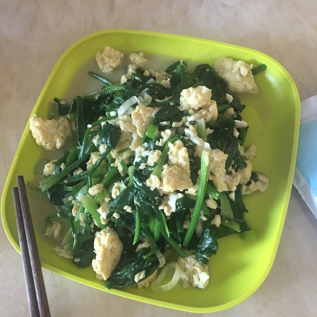 菠菜炒鸡蛋