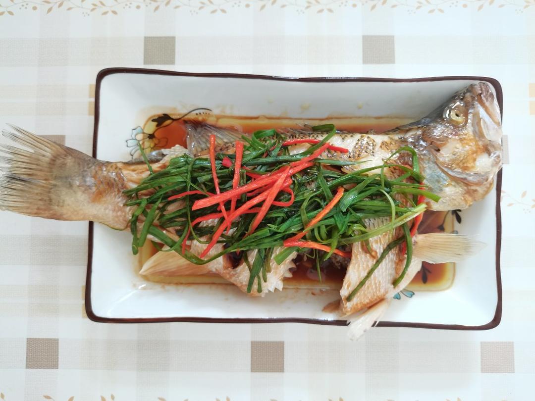 清蒸鲈鱼的简单家常做法