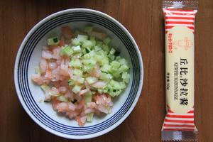 黄瓜虾仁寿司卷的做法 步骤4