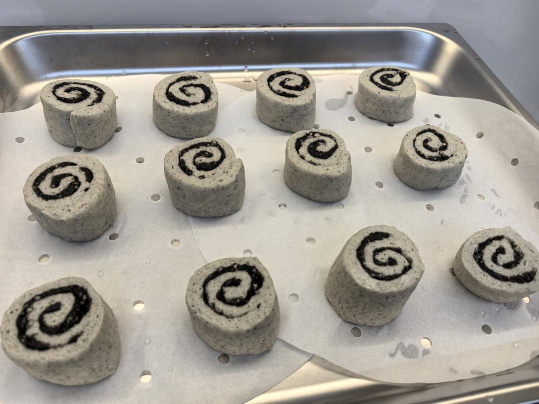 黑芝麻花生卷馒头