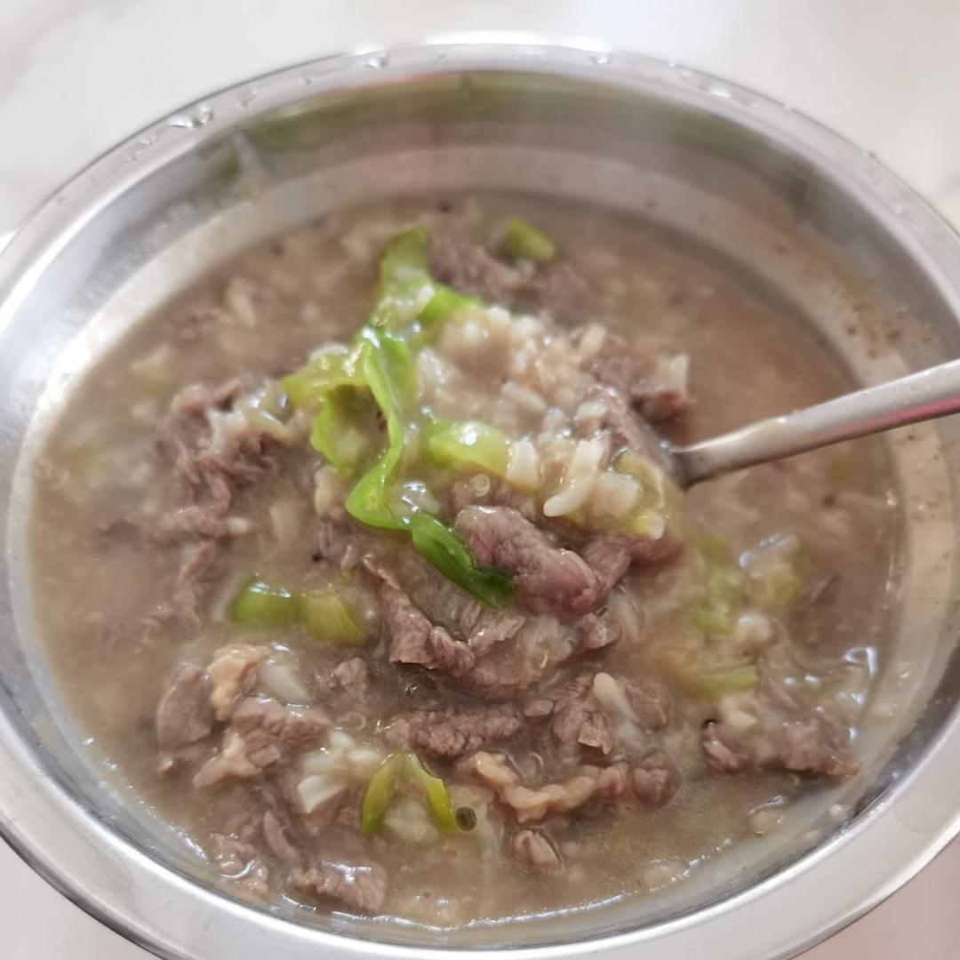 广式生菜丝牛肉粥