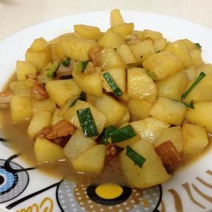 咸肉焖土豆块的做法 步骤1