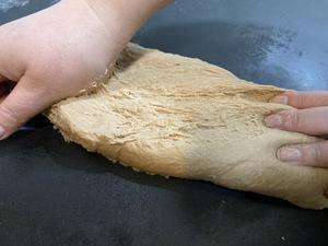 可可麻薯葡萄干软欧面包的做法 步骤2
