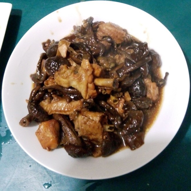 小鸡炖蘑菇