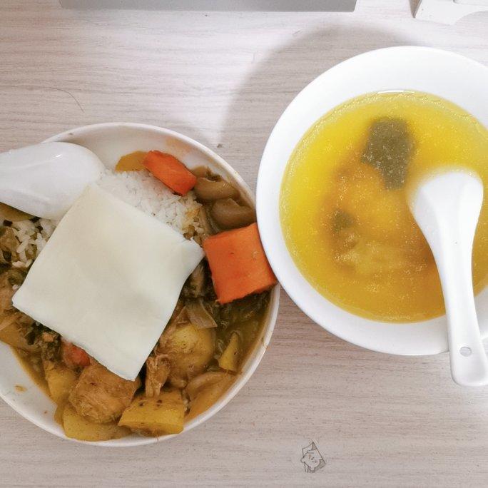 土豆咖喱鸡肉饭