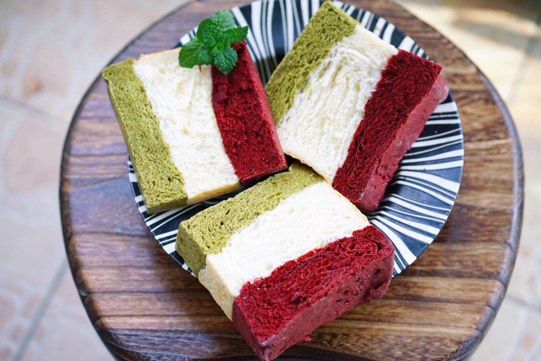 少女心爆棚～～超柔软绵绵的粉色渐变牛奶吐司