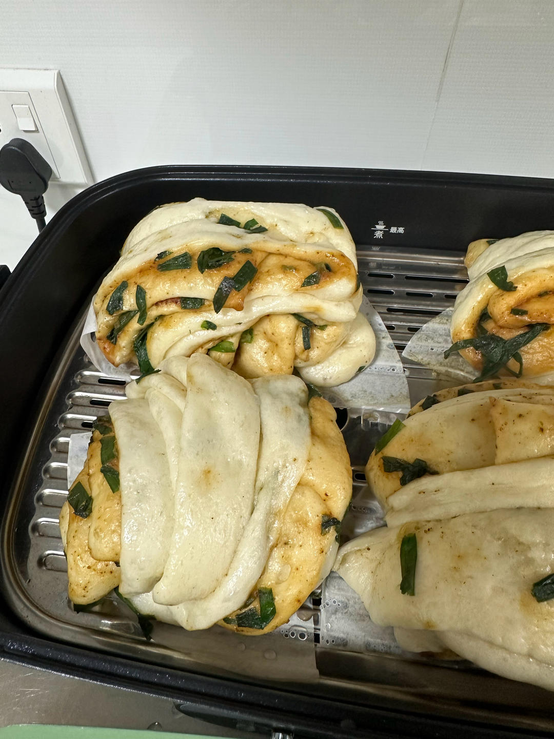 🌺椒盐葱香花卷🌺（操作简单，好吃又好看）