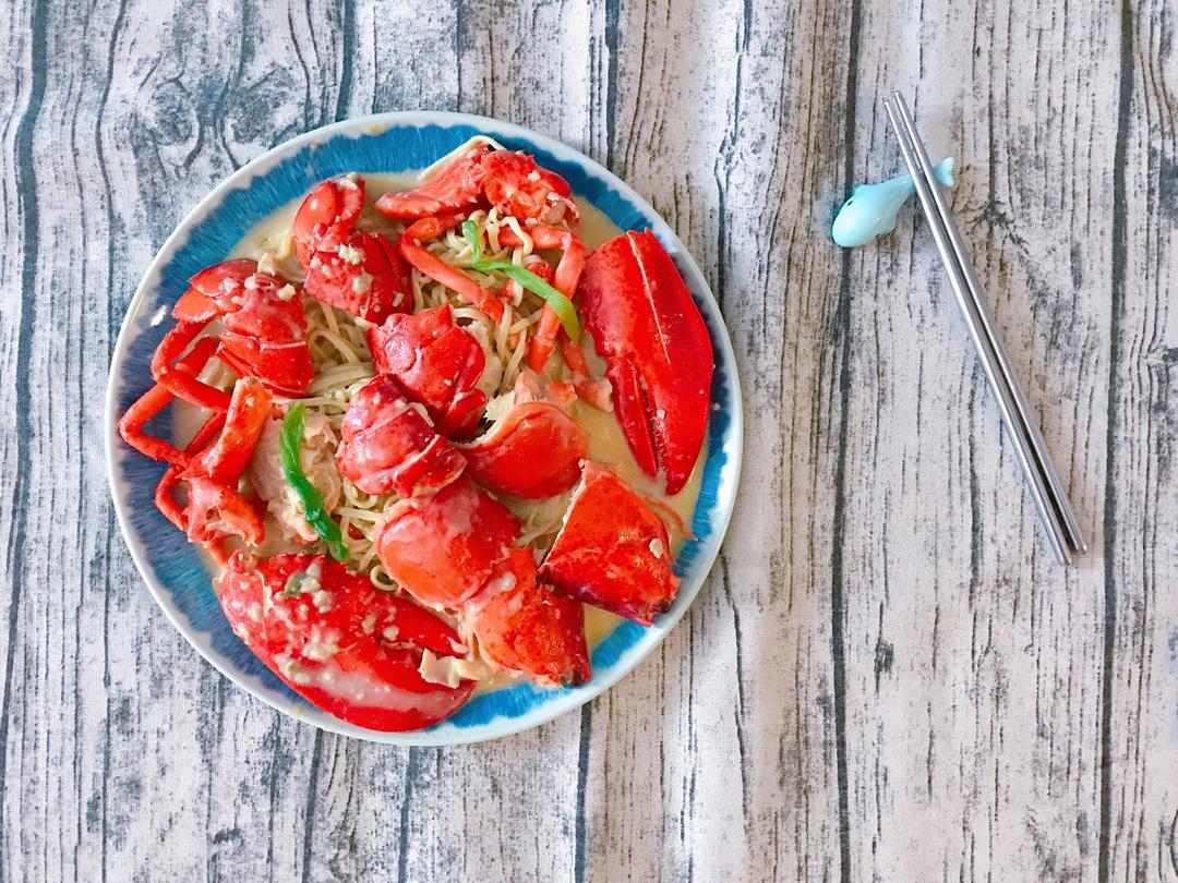 芝士焗龙虾（伊面铺底）