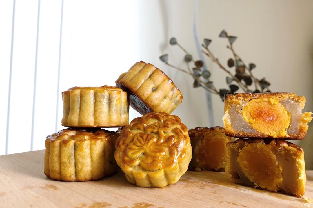 广式月饼——蛋黄莲蓉月饼