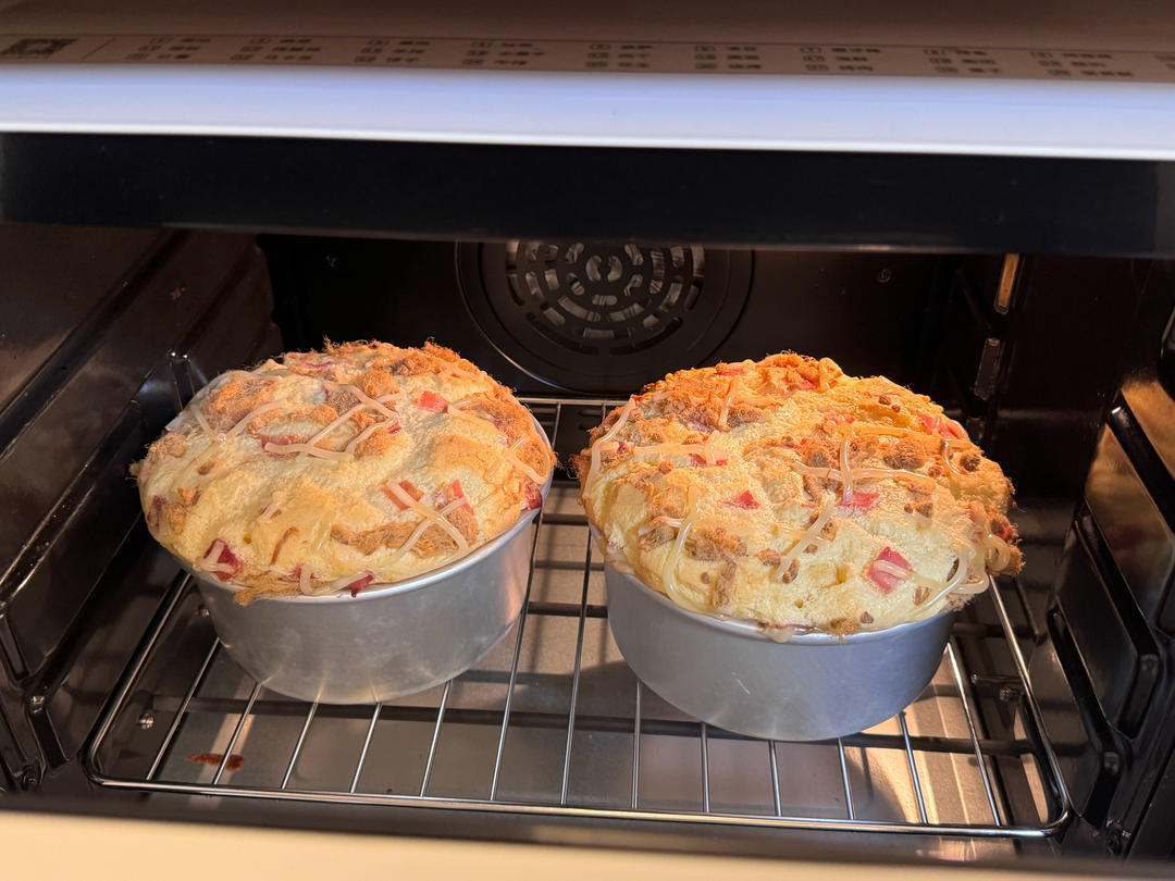 爆浆葱花火腿肉松蛋糕