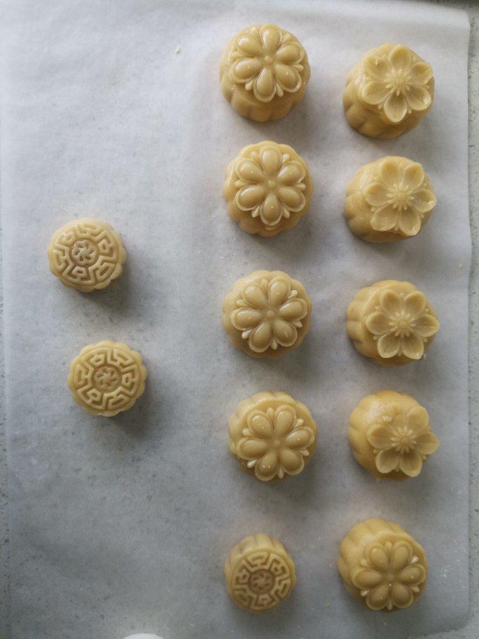 广式月饼—蛋黄莲蓉月饼