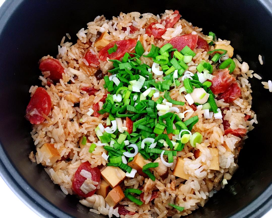 煲仔饭很好吃 也可以用电饭锅弄 很方便的懒人食谱 港式腊肠煲仔饭 Kelly Beauty Team Facebook