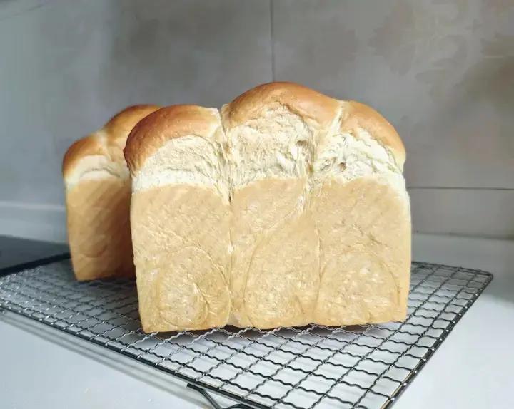 奶香纯粹的重料淡奶油吐司