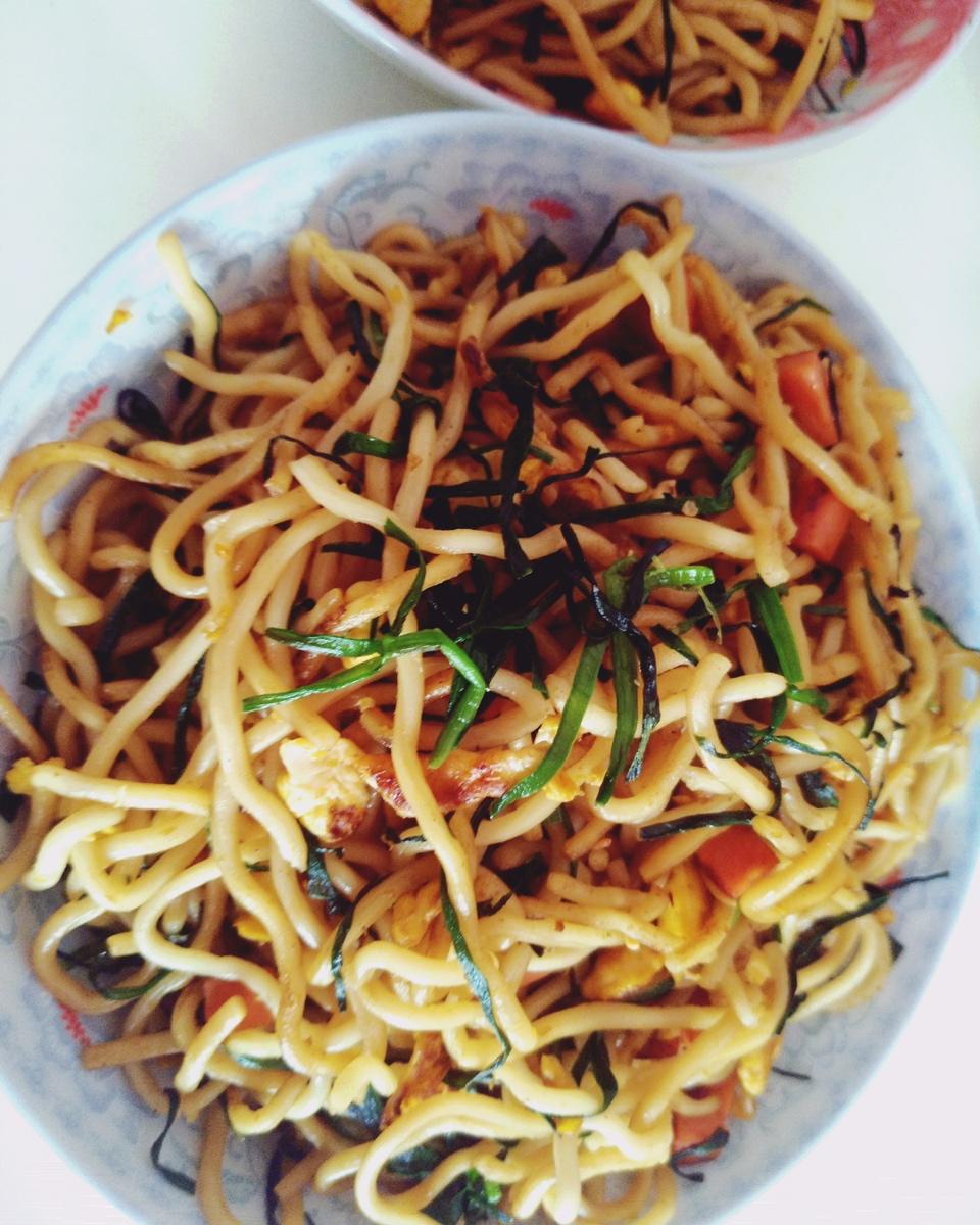 韭菜虾仁炒面