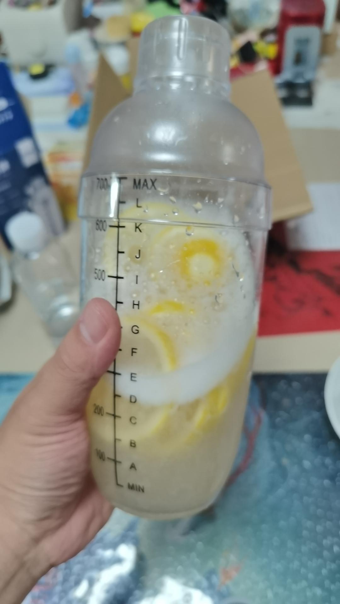 手打蜂蜜柠檬水