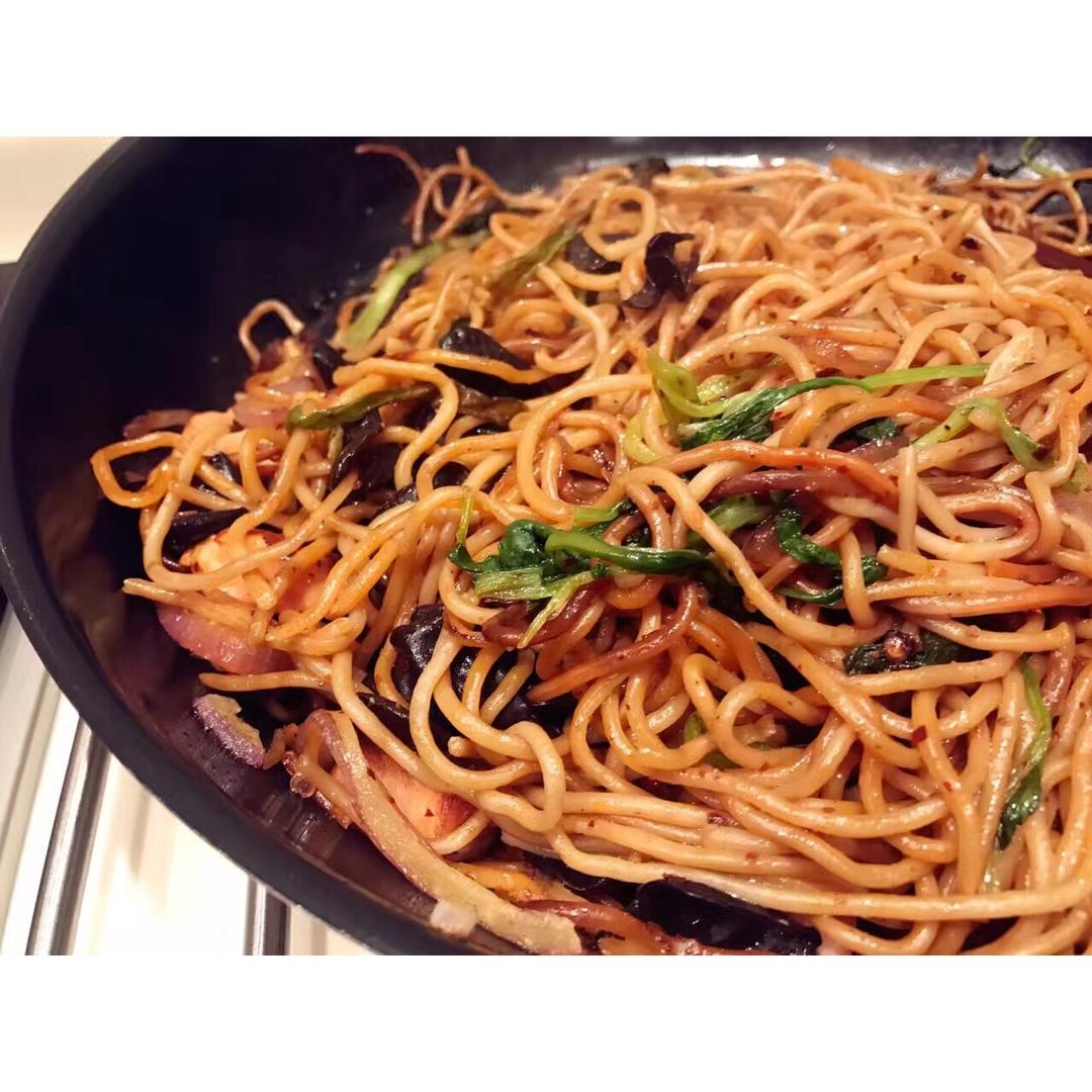 少油条条分明的炒面