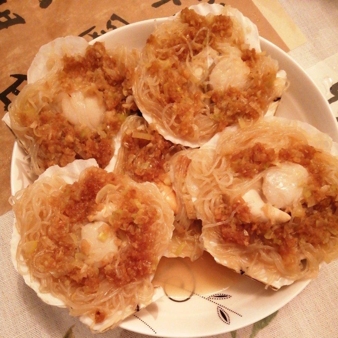蒜蓉粉丝蒸扇贝粉丝入味有诀窍
