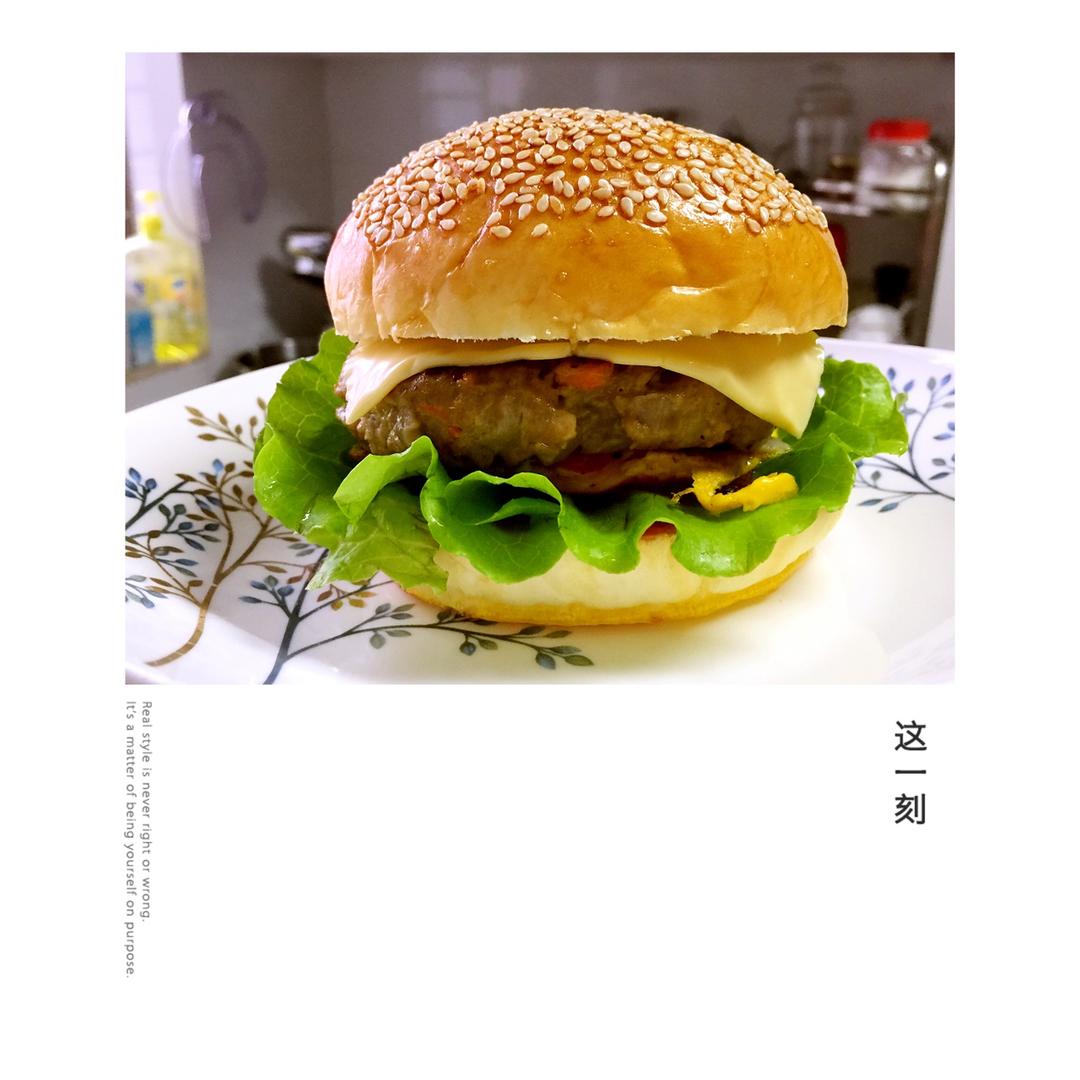 洋葱牛肉饼