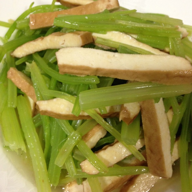 芹菜炒香干