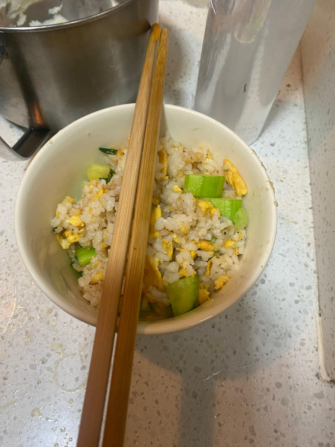 简单的黄瓜蛋炒饭